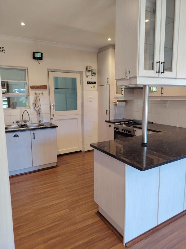 4 Bedroom Property for Sale in Sandbaai Western Cape